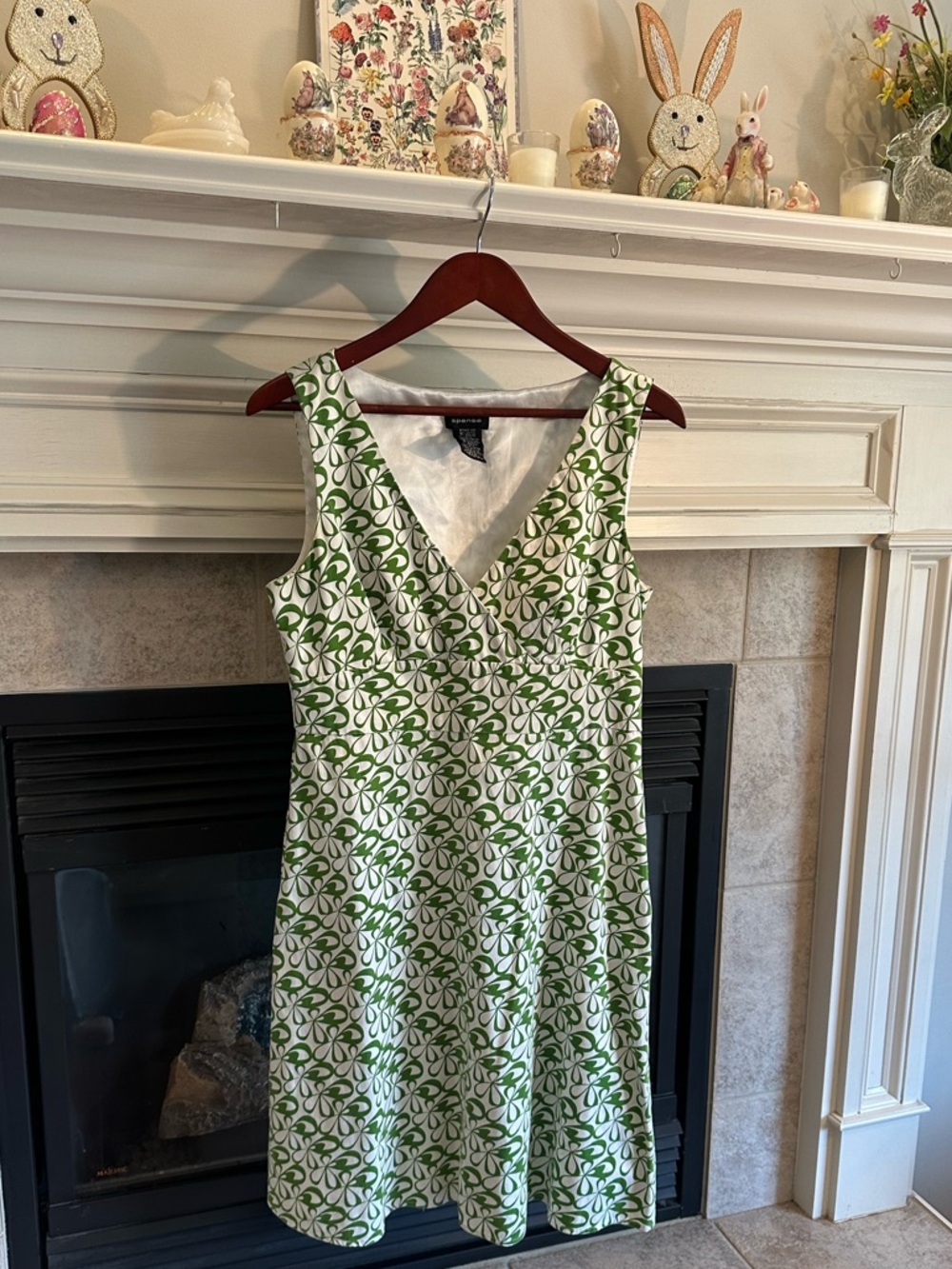 Spense Green and White Sleeveless V-Neck Midi Dress